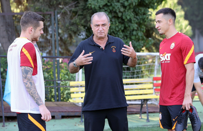 Moruțan, clip de prezentare la Galatasaray cu Hagi și Popescu: „Mi-am petrecut copilăria ascultând poveștile lor”