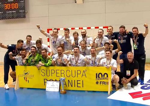 Xavier Pascual, fostul antrenor al Barcelonei, a debutat cu înfrângere pe banca lui Dinamo. Dobrogea Sud a învins campioana în Supercupa României, scor 19-18.