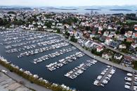 Stavanger, un loc în care parcă s-au adunat toate contrastele lumii: orașul din basm, cu mașini Tesla și cerșetori cu POS