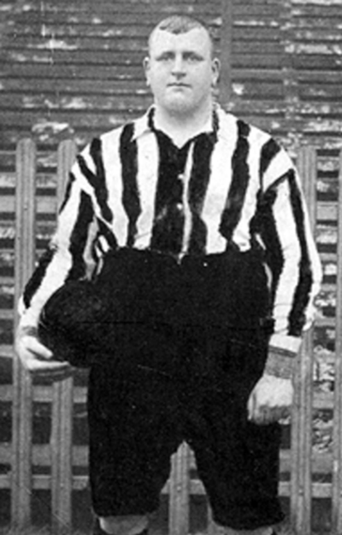 Povestea lui William Foulke, cel mai corpolent portar din istoria naționalei Angliei » Cum a făcut-o pe Sheffield United o echipă invincibilă