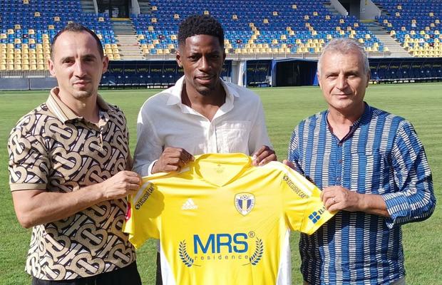 Petrolul a transferat un jucător cu 45 de meciuri în Ligue 1: „Contract pe două sezoane”