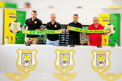Stoican, prezentat oficial