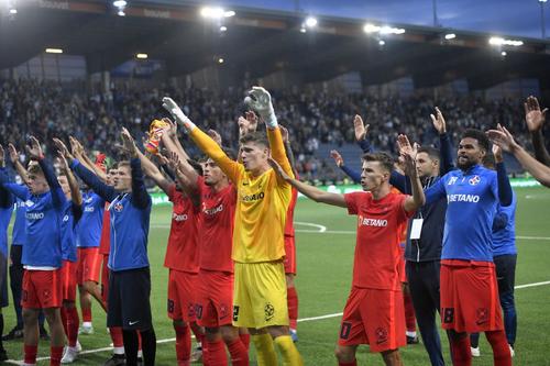FCSB s-a calificat în grupele Conference League, după 1-2 în tur și 3-1 în manșa decisivă cu norvegienii de la Viking. În direct la GSP Live, jurnalistul GSP Alexandru Barbu a precizat că roș-albaștrii au nevoie de un atacant central de valoare.