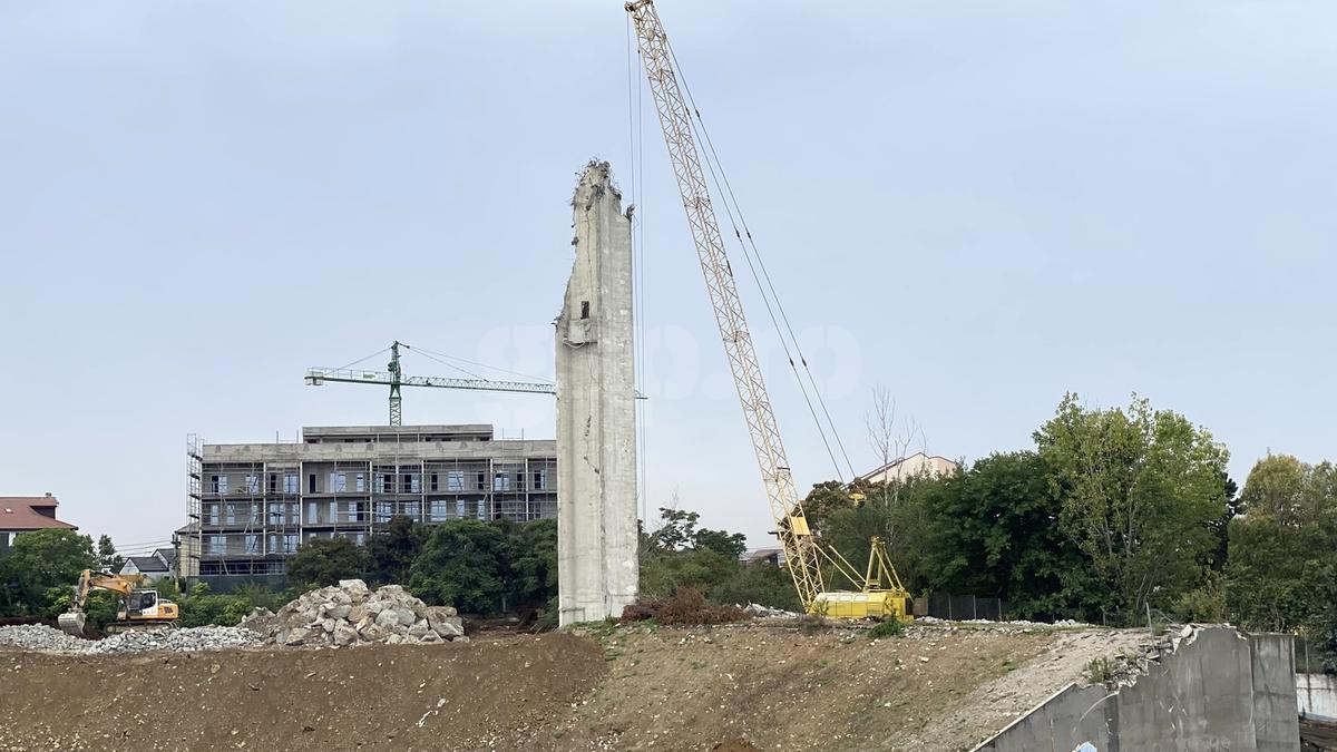 Vizită pe șantierul viitoarei arene de 100 de milioane de euro » Ce problemă au întâmpinat muncitorii + mesajul istoric căutat pe sub dărâmături