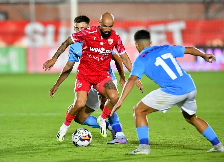 Gabi Moura Gabi Moura spune că ar putea fi ultimul lui sezon: „Dinamo e cel mai mare club din România, ne putem bate chiar la titlu”