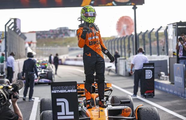 Lando Norris îl bate pe Max Verstappen chiar la el acasă și amenință prima poziție a clasamentului