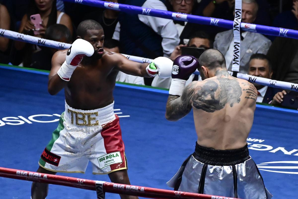 Floyd Mayweather, meci demonstrativ cu John Gotti