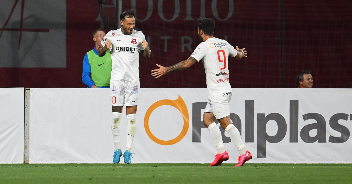 Suporterii și-au pierdut răbdarea! Ce s-a întâmplat după Hermannstadt - FCSB: imaginile surprinse pe gazon