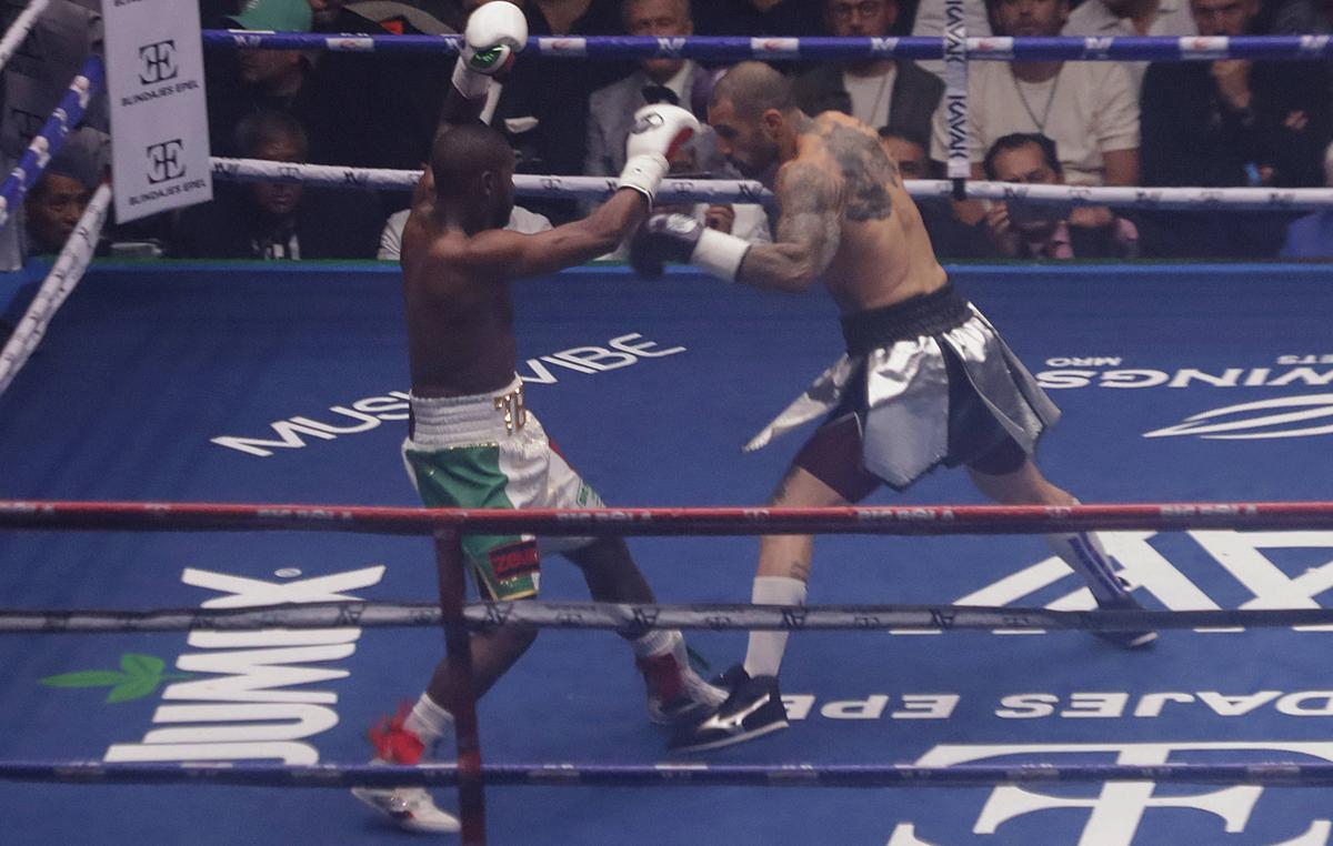 Floyd Mayweather, meci demonstrativ cu John Gotti