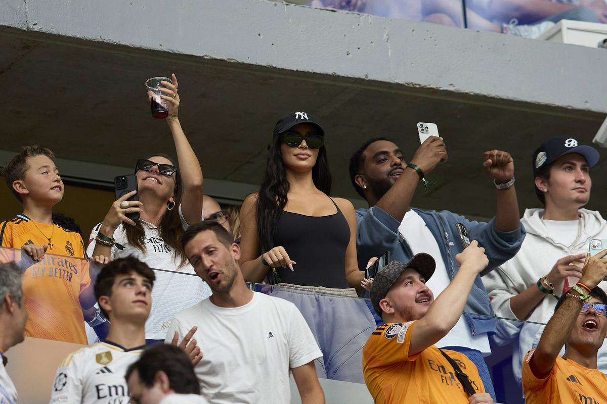 Kim Kardashian, prezentă pe „Santiago Bernabeu” la Real Madrid - Valladolid