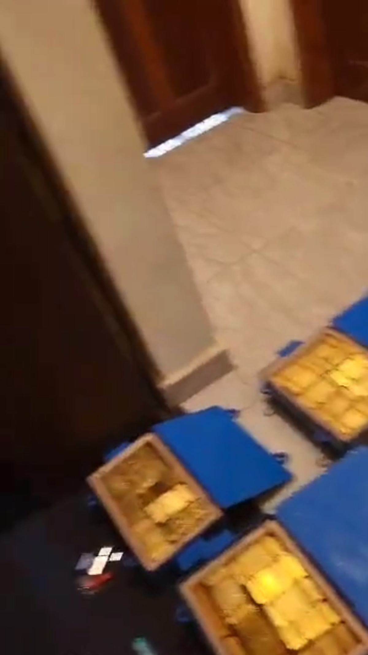 Ioan Varga își numără lingourile de aur