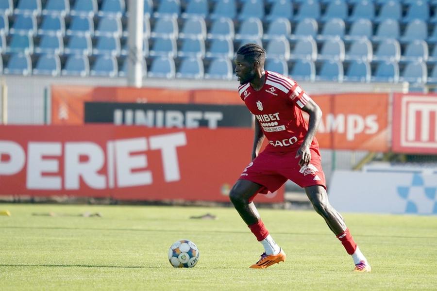 Djibril Diaw este noul fundaș central al celor de la FC Botoșani Djibril Diaw, fotbalist cu 14 minute în Ligue 1, a semnat în Superliga: „Bine ai venit!”