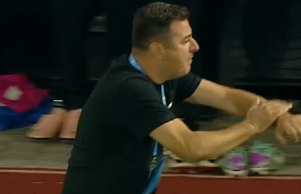 Faza controversată în Hermannstadt - Farul: penalty refuzat în minutul 90 » Ianis Zicu s-a umplut de nervi