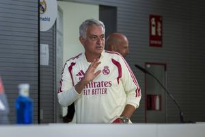 Mourinho părăsise deja sala, dar s-a întors să avertizeze: «În ziua în care veți spune m...»