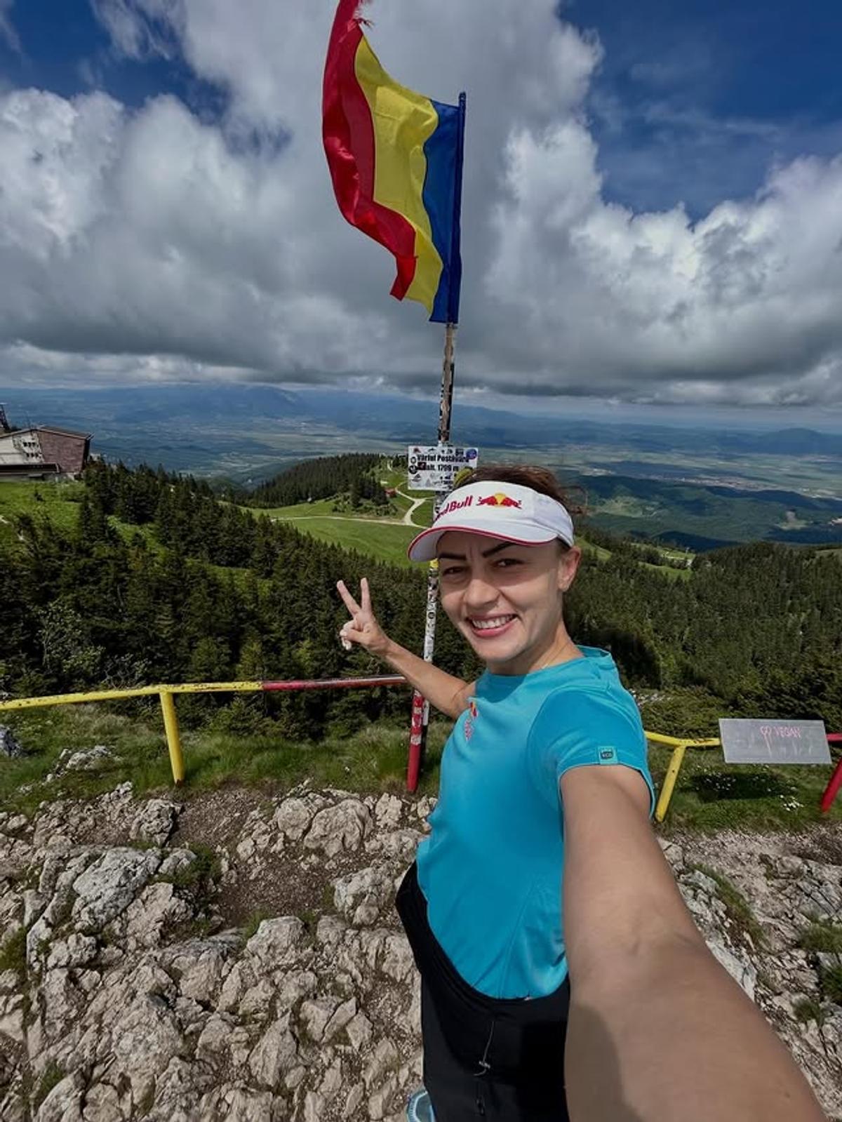 519 trepte în 3 minute și 18 secunde! Femeia din România care a urcat „scările care duc spre cer”