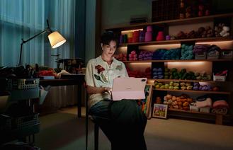 Stilul tău de viață activ are un partener pe măsură: HUAWEI MatePad Air, tableta subțire, dar puternică și rezistentă ca un PC