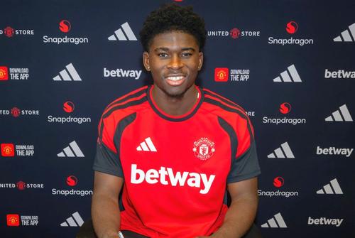 Carlos Baleba a fost prezentat oficial de Manchester United
