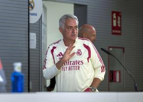 Mourinho părăsise deja sala, dar s-a întors să avertizeze: „În ziua în care veți spune...”