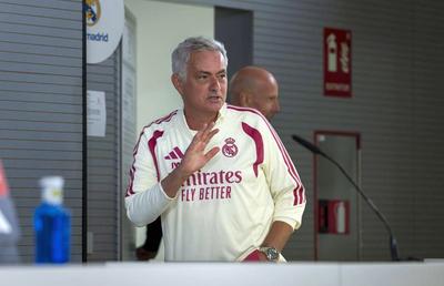 Mourinho părăsise deja sala, dar s-a întors să avertizeze: „În ziua în care veți spune...”