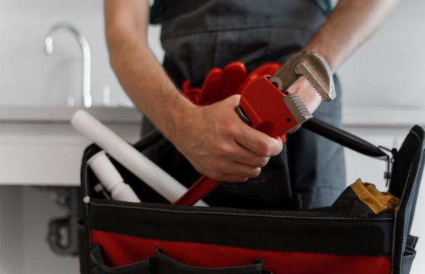 Casa nouă și lumina care a întârziat