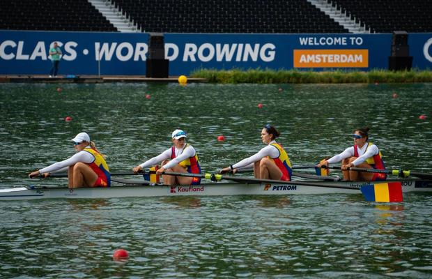 Bărcile României de 4 rame și 4 vâsle, feminin și masculin, și dublu vâsle masculin, calificate în semifinale la Campionatele Mondiale de canotaj de la Amsterdam