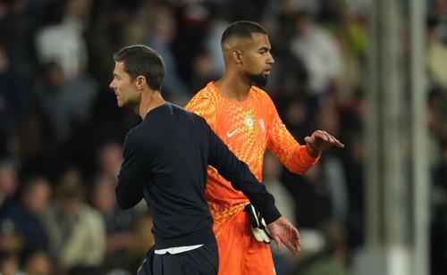 Xabi Alonso pare să nu fi fost nici el mulțumit de prestația lui Robert Sanchez / Foto: Imago