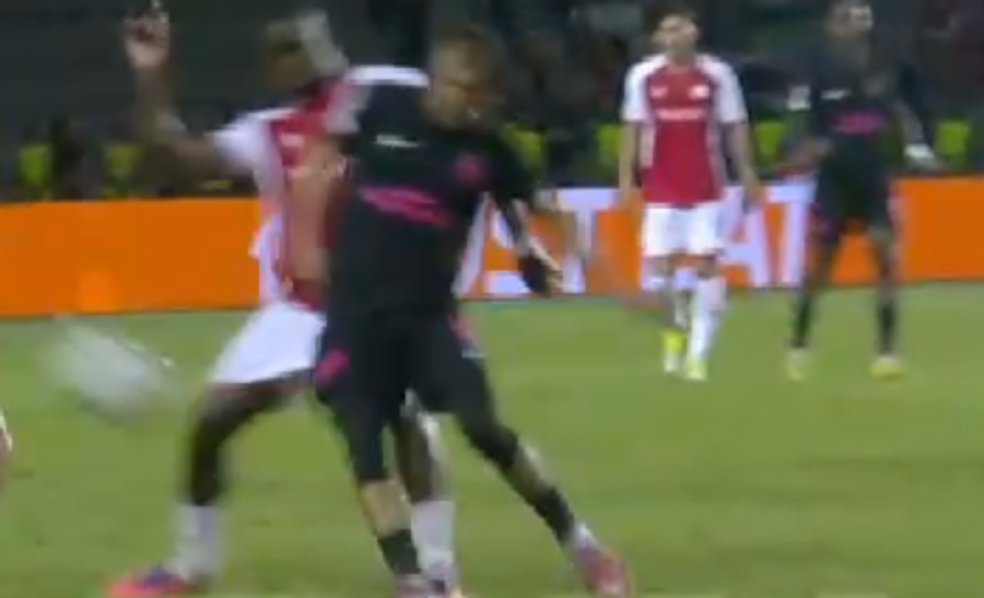 Momentul în caer Diop îl calcă pe Khaybylaev Enervați de Istvan Kovacs, după eliminarea din Liga Campionilor: „Nu merita”