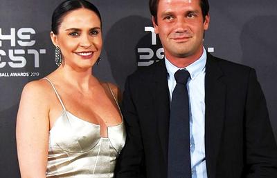 GALERIE FOTO Adelina și Cristi Chivu au strălucit la Gala Fifa The Best » Soțiile jucătorilor au întors toate privirile la evenimentul de la Milano
