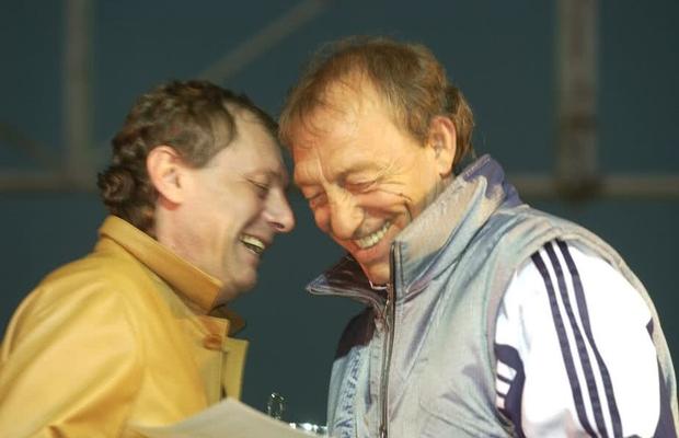 FC ARGEȘ - CRAIOVA // Imaginea emoționantă postată de olteni înaintea meciului: „Cine-i ăsta?” / „Zău că nu știu”