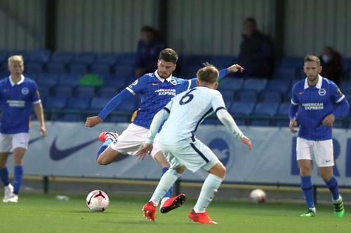 Tudor Băluță, în Brighton U23 - Chelsea U23 // foto: Twitter @ Brighton & Hove Albion