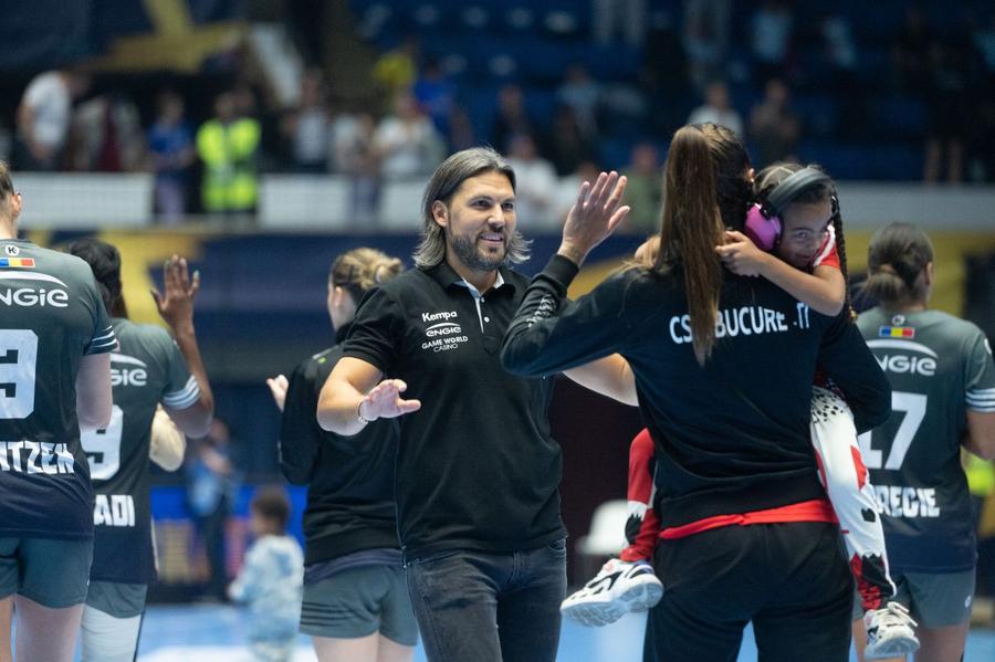 Adi Vasile, în perioada petrecută la CSM București Cum crede Adi Vasile că va arăta dubla dintre Rapid și CSM București, din play-off-ul pentru sferturile Ligii Campionilor la handbal feminin