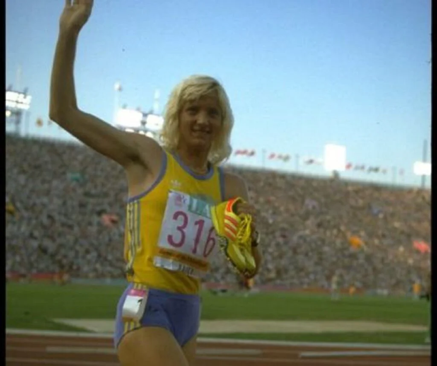 Inconfundabilele plete ale lui Puică au adus glorie României la Olimpiadă, Mondiale și Europene Mărturie printre lacrimi a campioanei olimpice Maricica Puică: „Deblocați rentele! Am făcut trei avorturi pentru performanță. Am pierdut trei băieței!”