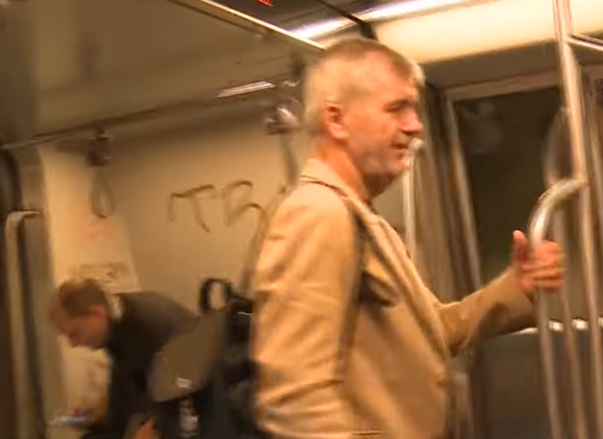 Chiar n-a glumit! » Patronul din Superliga, filmat la metrou: „Prima dată am spus: «Bă, dar sărac e ăsta, merge cu metroul!». Am înțeles mult mai târziu”