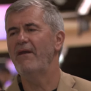 Valeriu Iftime merge cu metroul prin București