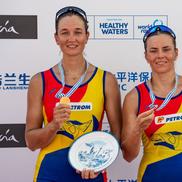 Simona Radiș și Magdalena Rusu - aur la dublu rame CM 2025 Foto: FR Canotaj/Balint Czucz