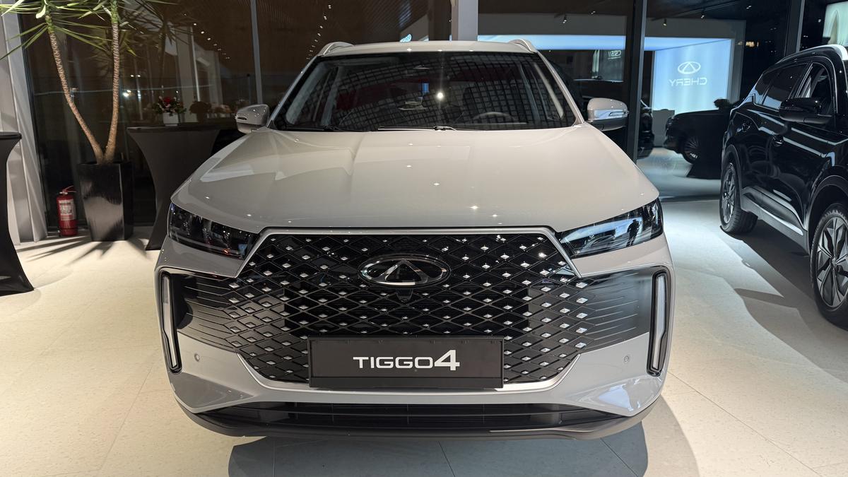 Mașina care schimbă regulile jocului: Românii își pot lua un SUV hibrid nou, mai ieftin decât Dacia Bigster