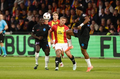 Baba Alhassan (stânga) în Go Ahead Eagles - FCSB / Foto: Imago