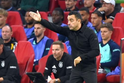 Xavi a debutat pe banca Olandei // foto: Imago Images