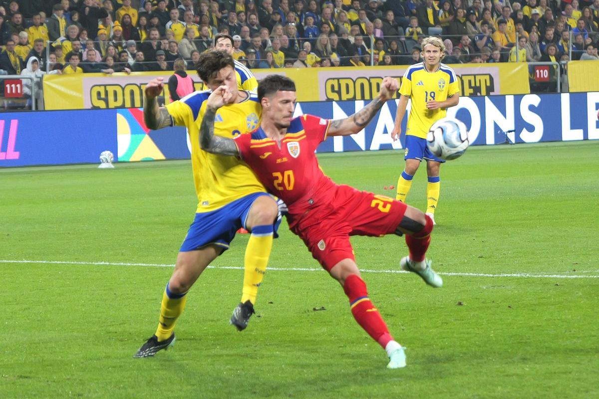 Dennis Man l-a umilit pe Lindelof, apoi a făcut un gest total neașteptat în fața suporterilor români