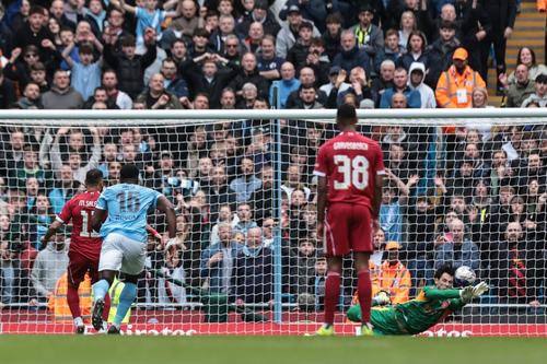 Premier League se joacă mereu cu casa închisă / Foto: Imago
