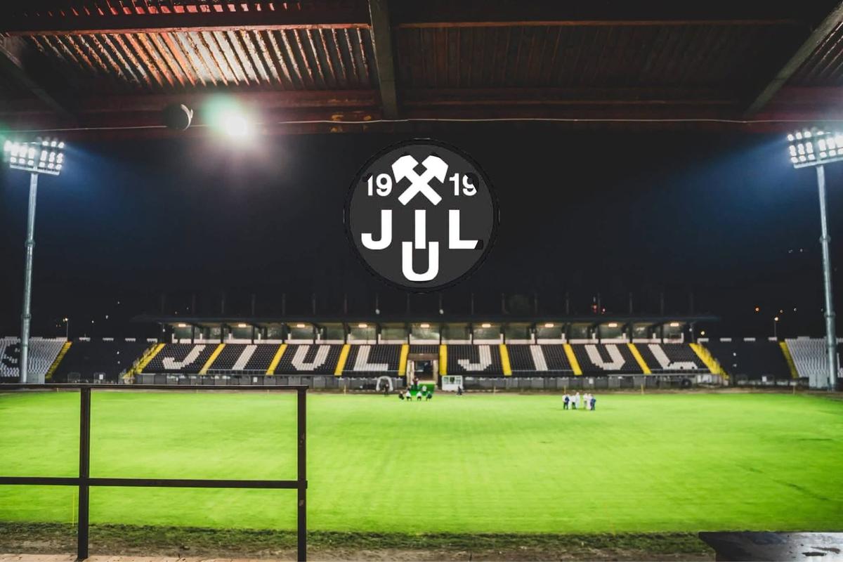 Lucrări la stadionul din Petroșani