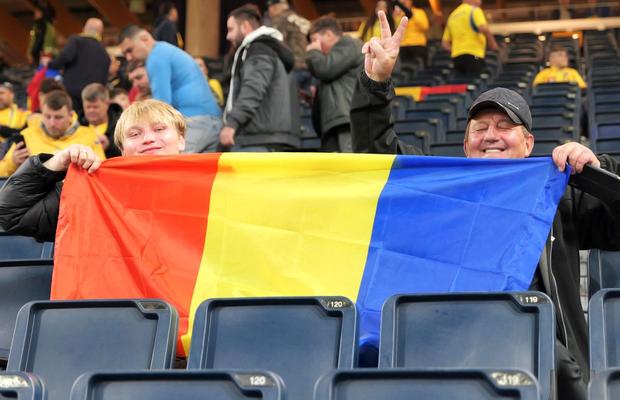 „Zidul Galben” a cucerit și Stockholm! Imagini spectaculoase cu fanii României, înainte de meciul cu Suedia