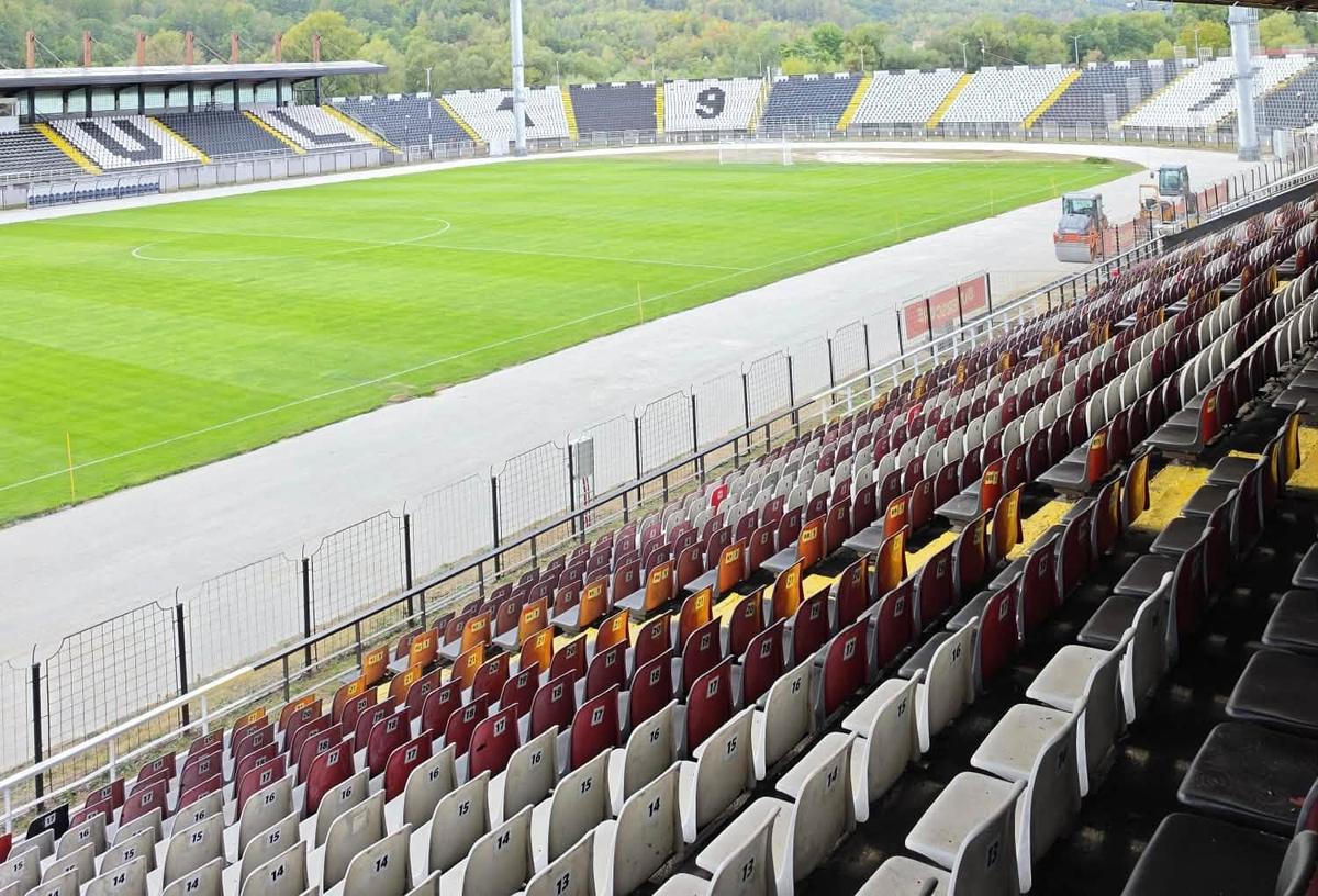 Lucrări la stadionul din Petroșani
