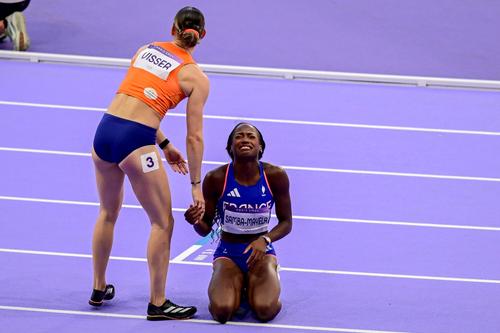 Cyrena Samba-Mayela la finalul cursei de 110 m garduri de la Paris FOTO Imago Images