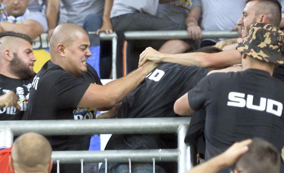 Scandalul de la Budapesta din 2015, când dinamoviștii și steliștii și-au împărțit pumni pe stadion