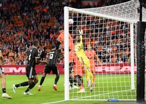 Două goluri controversate! » Van der Vaart face praf arbitrajul: „Este o rușine!”