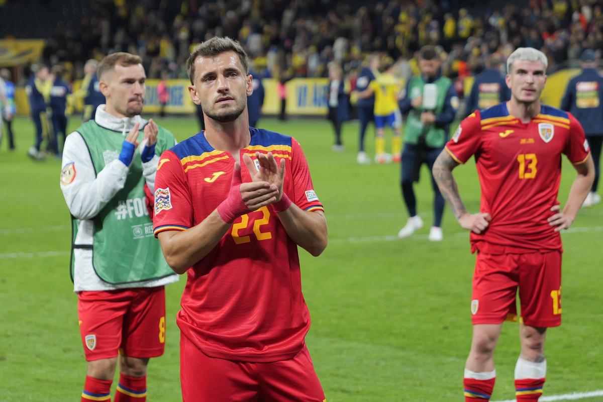 Ce s-a întâmplat la finalul partidei Suedia - România: „tricolorii”, atenți la discursul liderilor de peluză