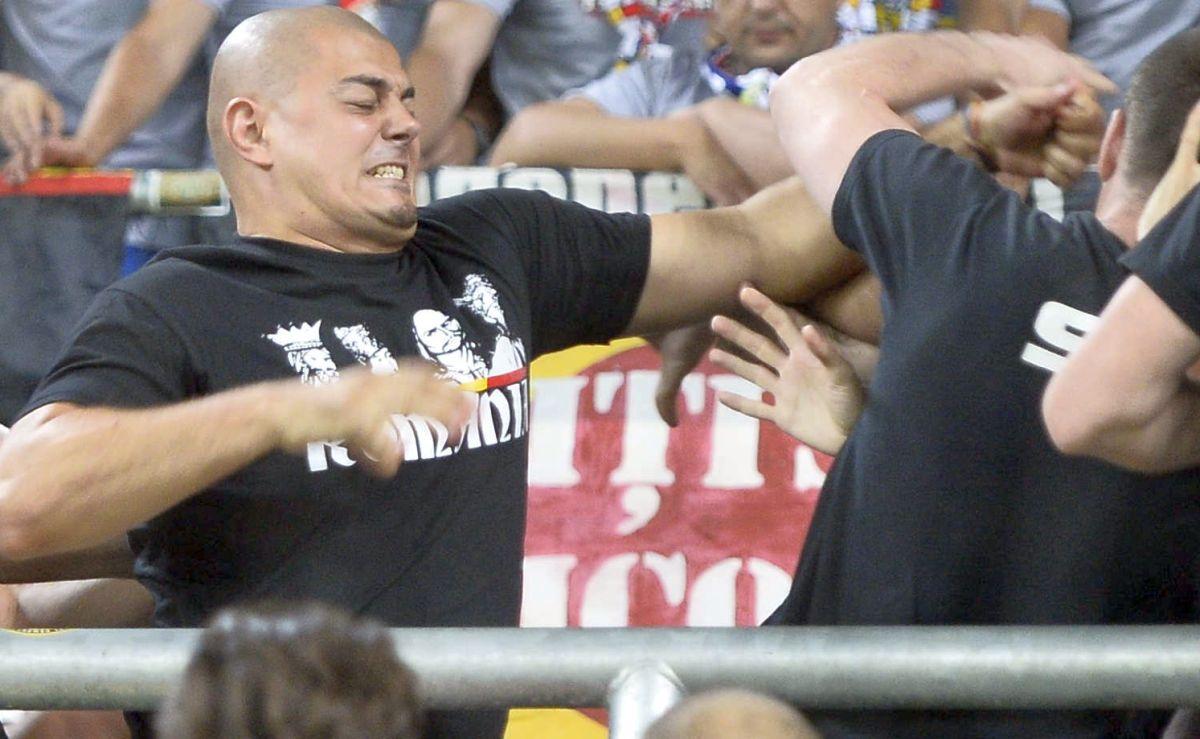 Scandalul de la Budapesta din 2015, când dinamoviștii și steliștii și-au împărțit pumni pe stadion