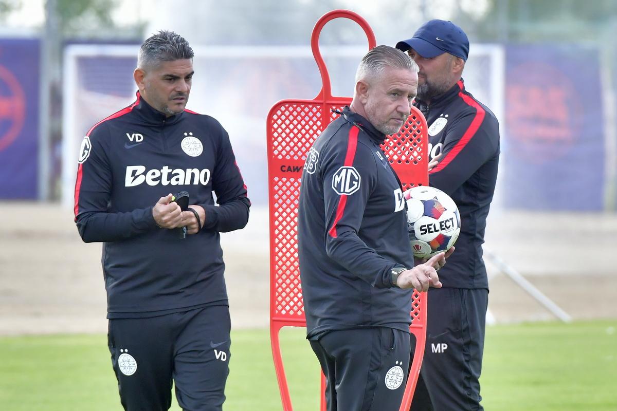 Laurențiu Reghecampf, primul antrenament FCSB