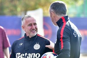 MM Stoica a citit în direct mesajele de la jucătorii FCSB, după primele antrenamente cu Reghecampf
